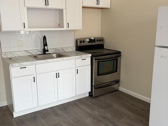 4th image of 810 W Somerset St