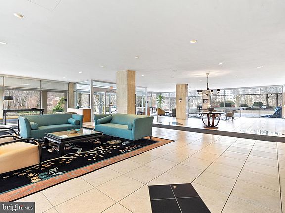 2nd image of 10401 Grosvenor Pl APT 802
