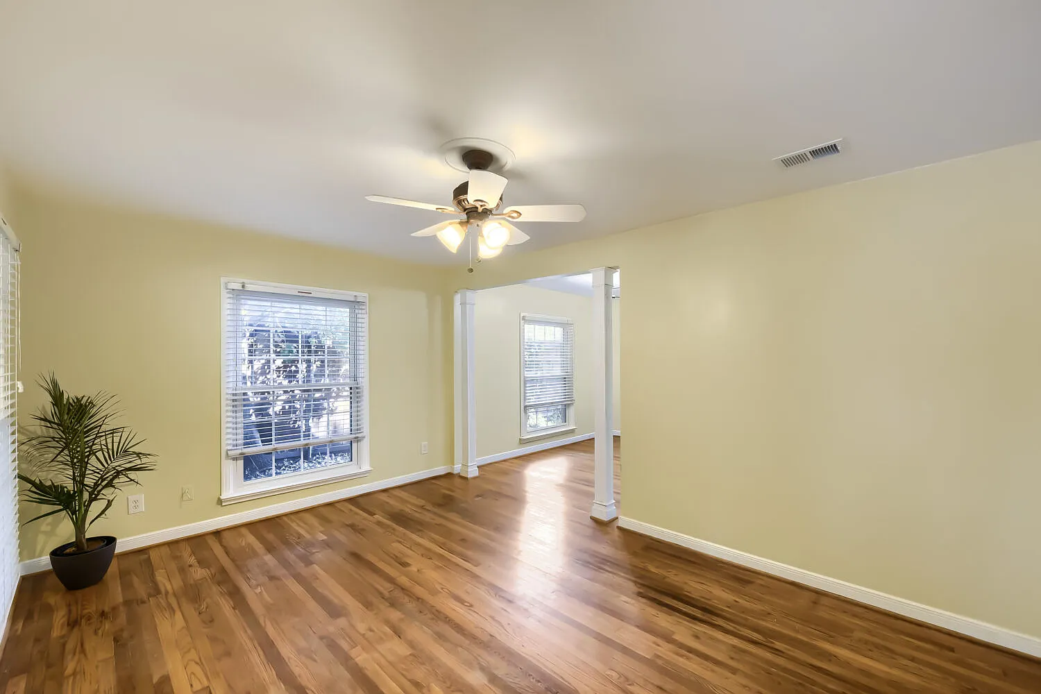 3 bed, 1267 sqft, $2,400 — Photo 1