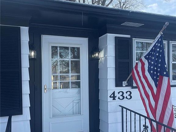 2nd image of 433 N Elm St
