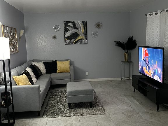 2nd image of 2325 E Shaw Ave #103
