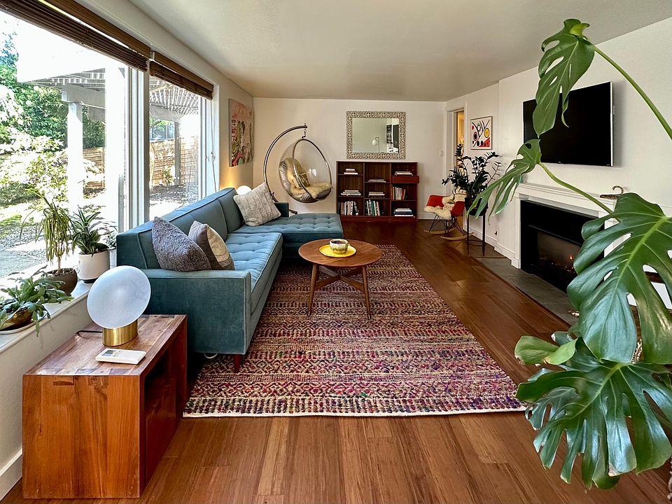 1st image of 360 Queen Anne Dr #B