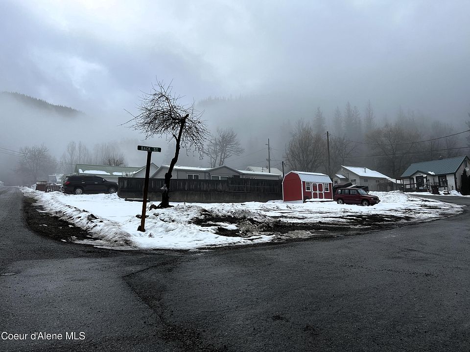 2nd image of 806 Lower Page Rd