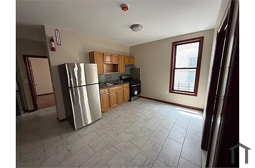 1243 Morrison Ave #1R Photo 1