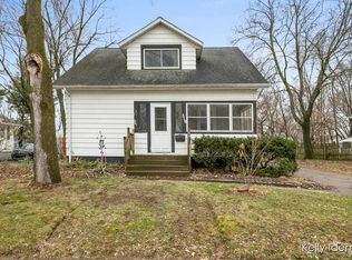 310 Ridgewood St SE, Kentwood, MI 49548