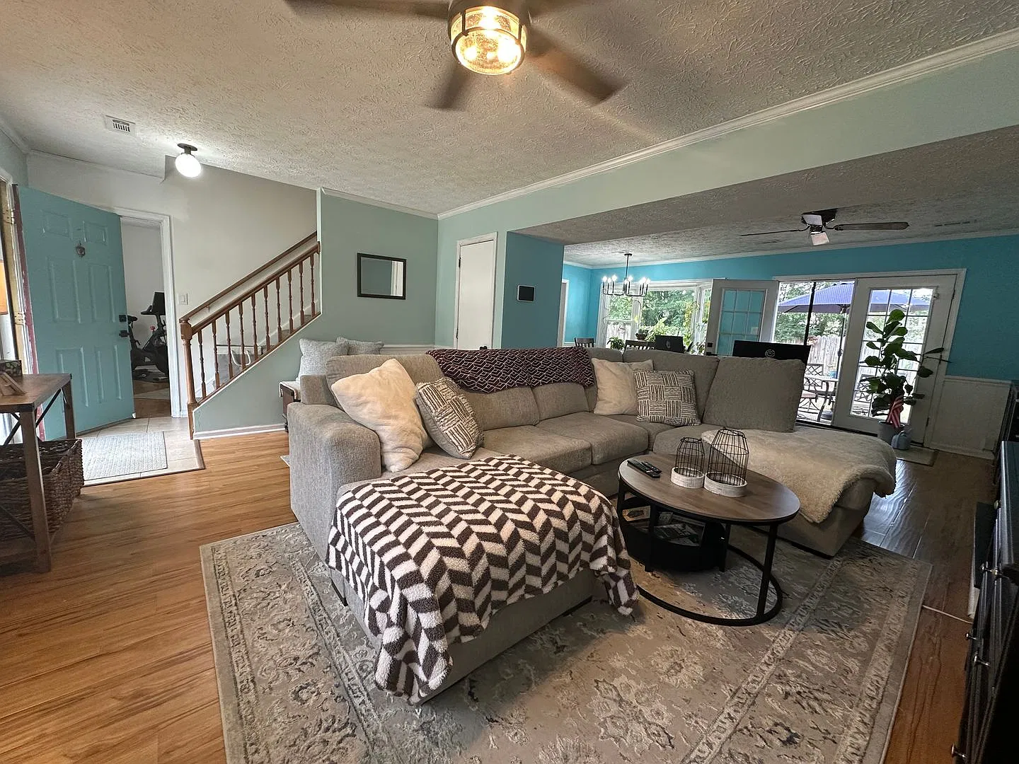 3 bed, 2.0 bath, 1610 sqft, $2,500 — Photo 4