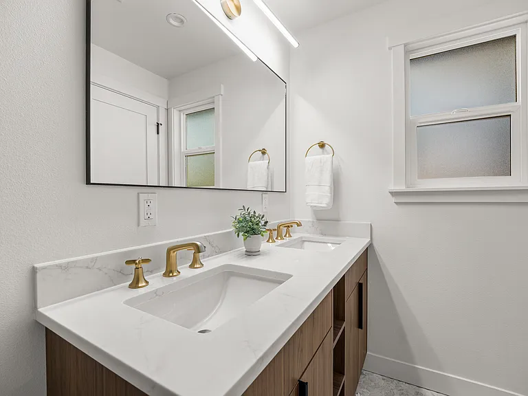 515 NE 123rd St — Photo 27