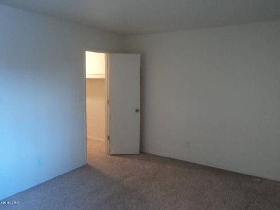 Bedroom w/walkin closet