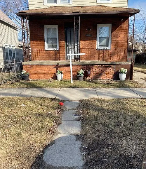 11809 S Lafayette Ave — Photo 2