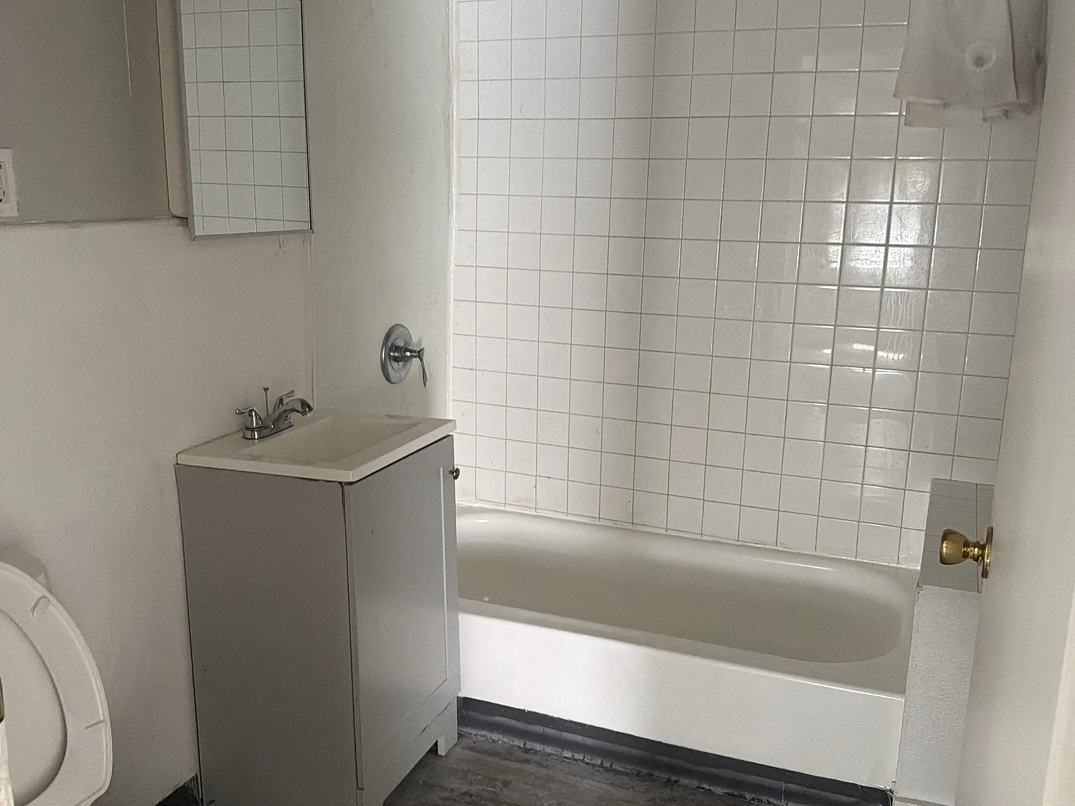 2 bed, $1,000 — Photo 4