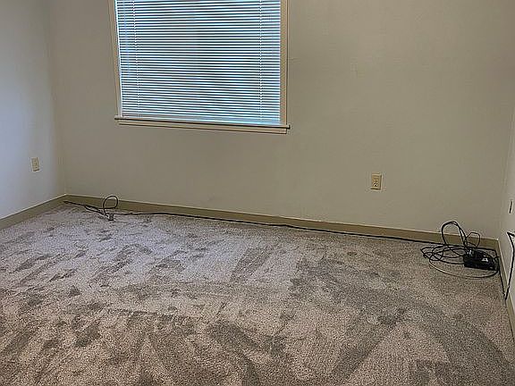 5th image of 9 Hospital Dr APT 123