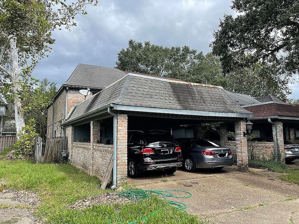 1st image of 23 Carriage Ln