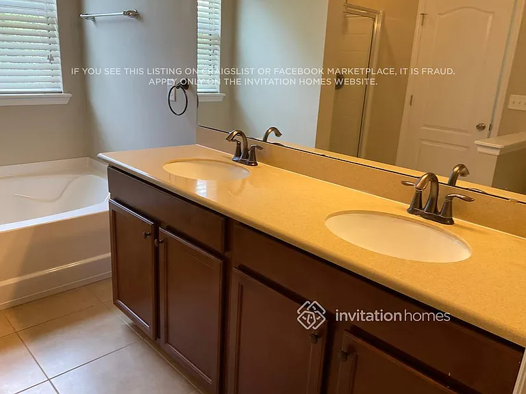 161 Woodfield Ln — Photo 6