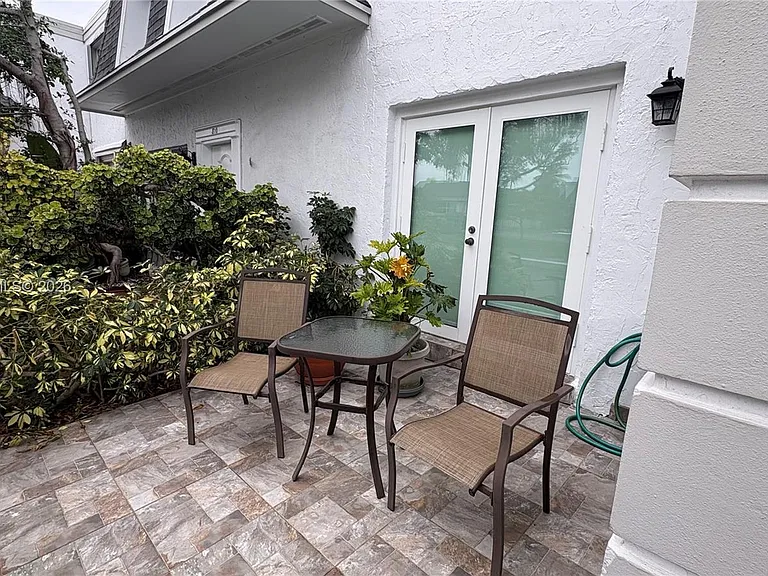 808 NE 27th Ave #808 — Photo 6