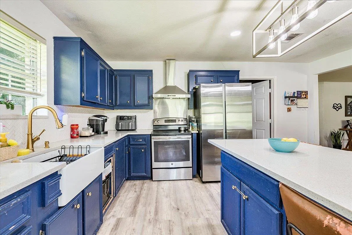 4 bed, 3.0 bath, 2018 sqft, $2,500 — Photo 3