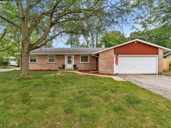 701 Westchester Ln, Bolingbrook, IL 60440