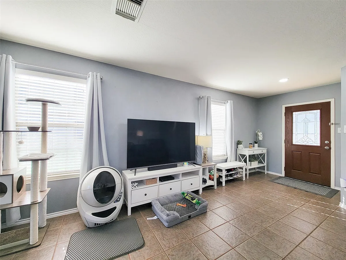 Building Photo - 18235 Valebluff Ln