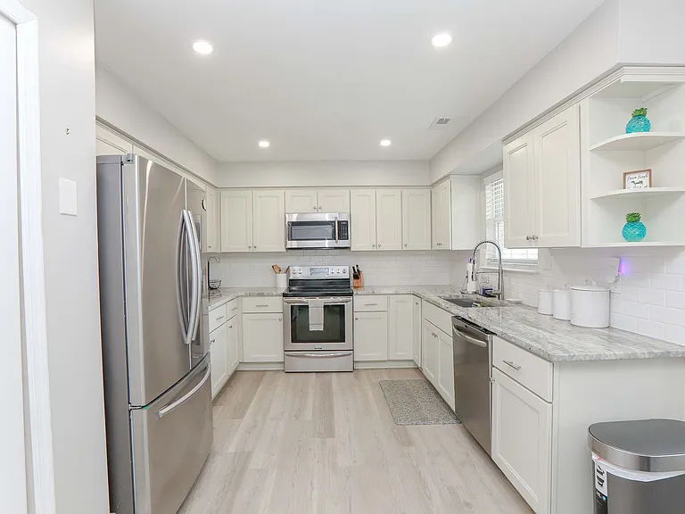 1619 Lafayette Blvd — Photo 12
