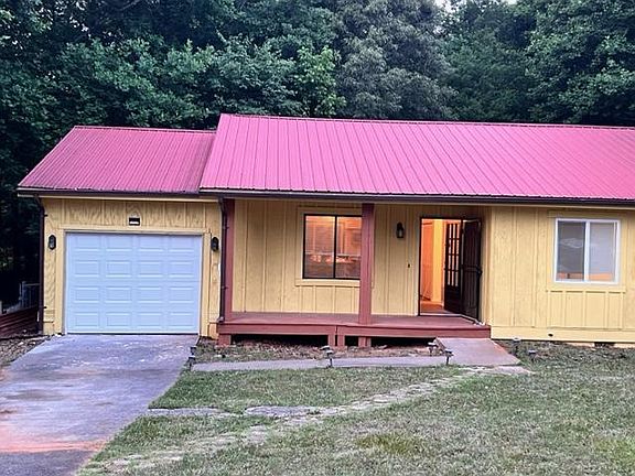 2nd image of 310 Quail Hollow Dr