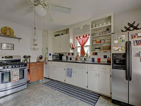 4th image of 1904 Anita Dr #A