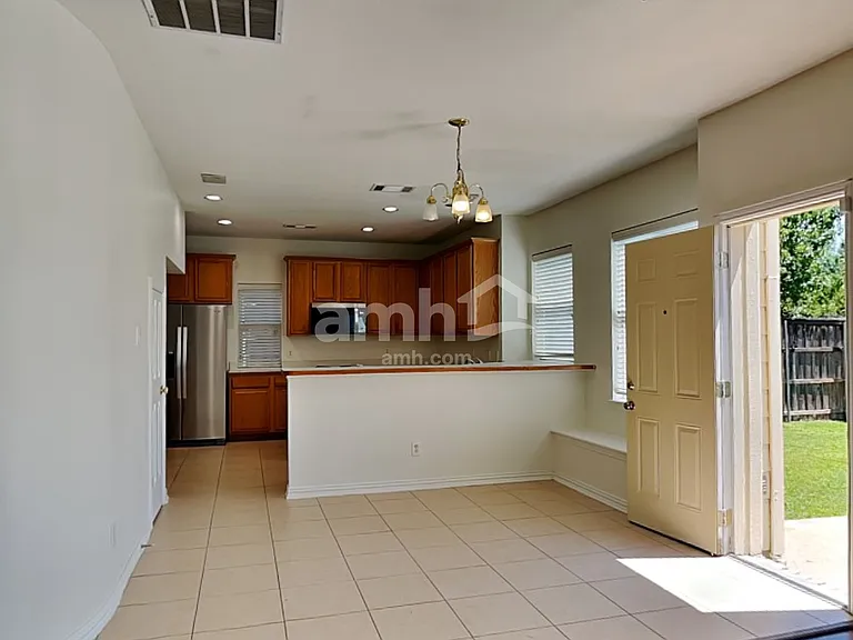 2619 Hopkins Dr — Photo 6