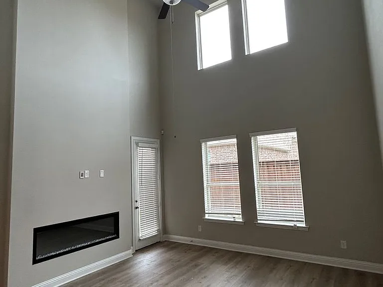 4561 Refugio Dr — Photo 11