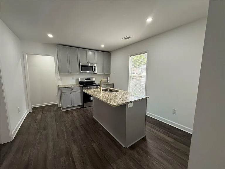 1040 Palmetto Ave SW — Photo 4