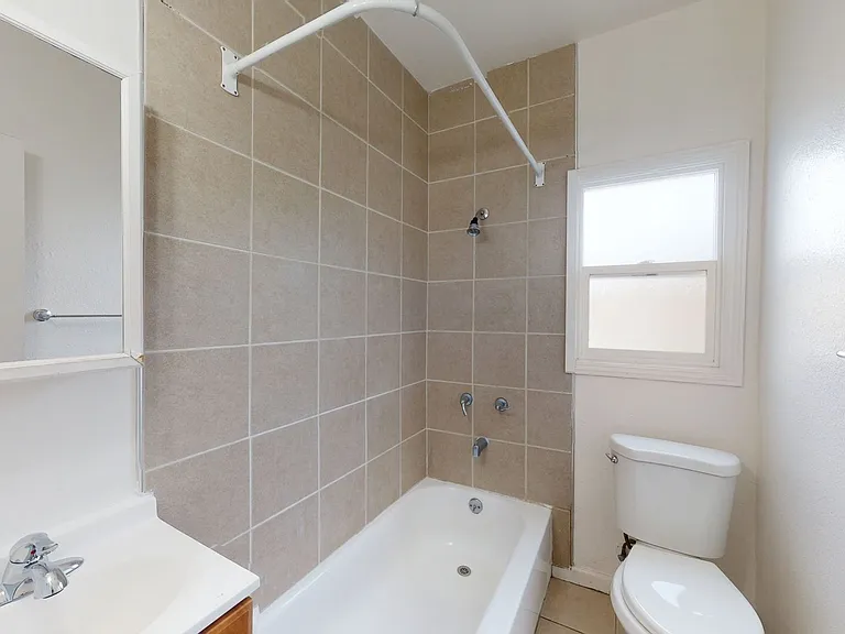 5452 Bancroft Ave — Photo 26