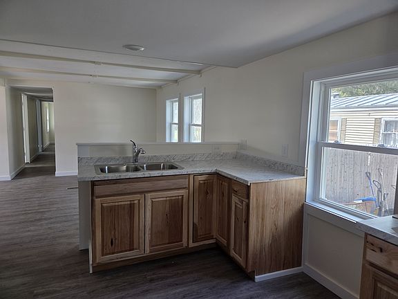 3rd image of 67 Nashville Rd