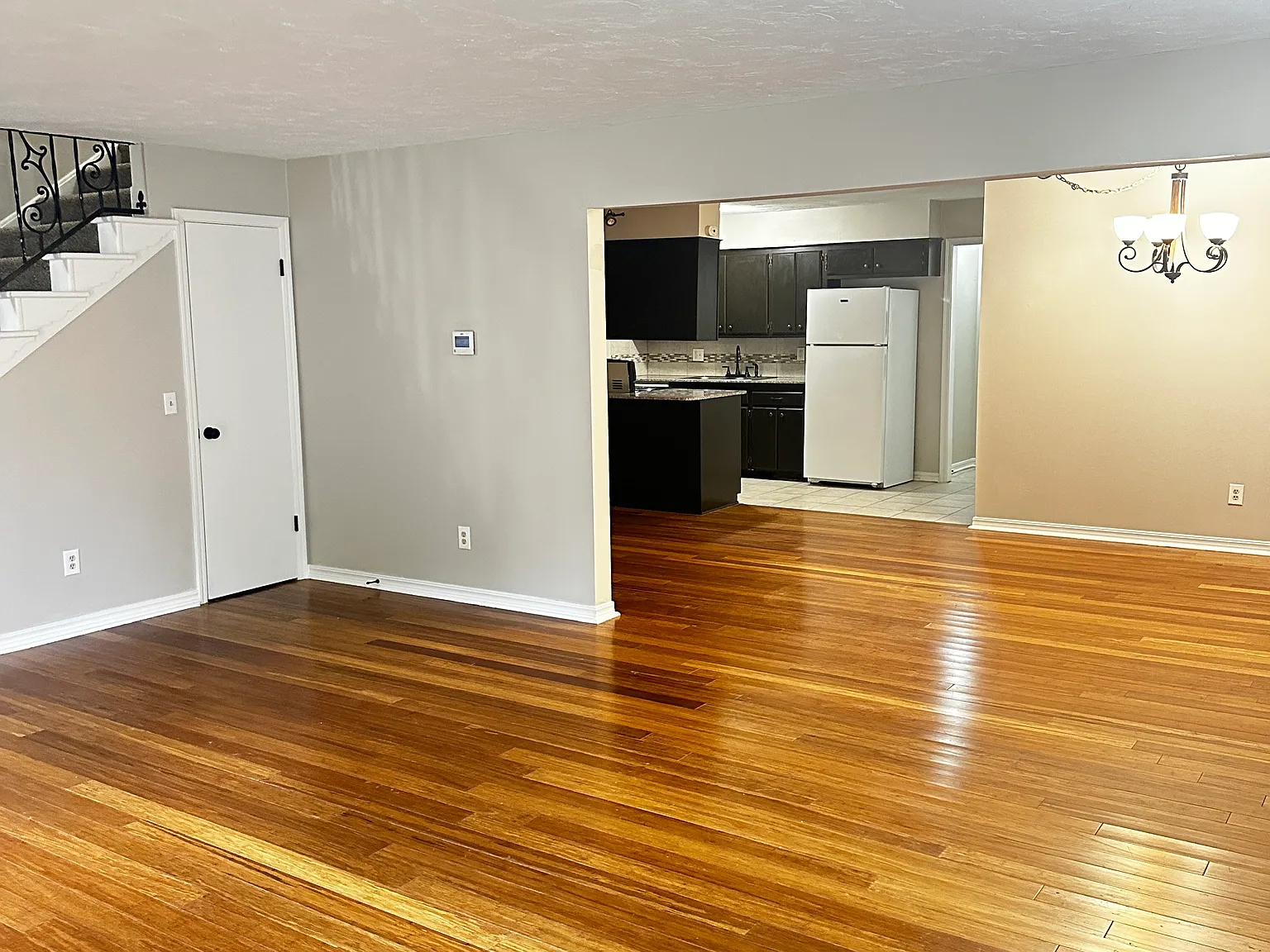 2 bed, 2.5 bath, 1800 sqft, $1,445 — Photo 4