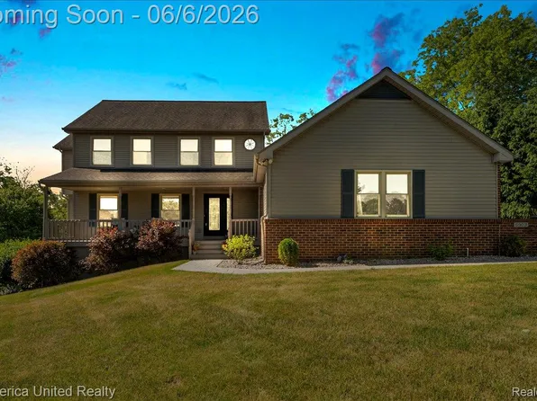 6503 Mountview Ct, Brighton, MI 48116