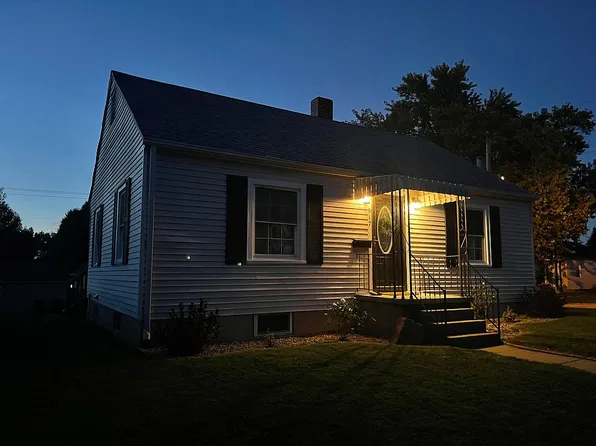 917 E Red Bud St, Red Bud, IL 62278