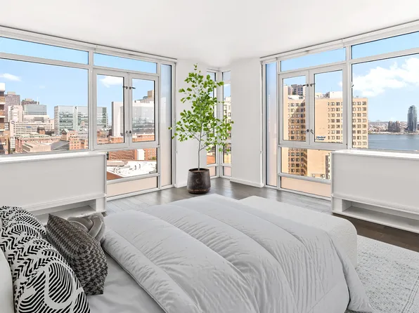 385 First Avenue image 3 of 8