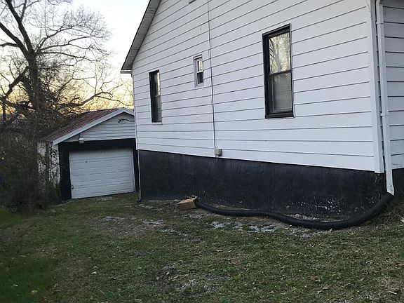 2nd image of 1211 N Chamberlain Ave