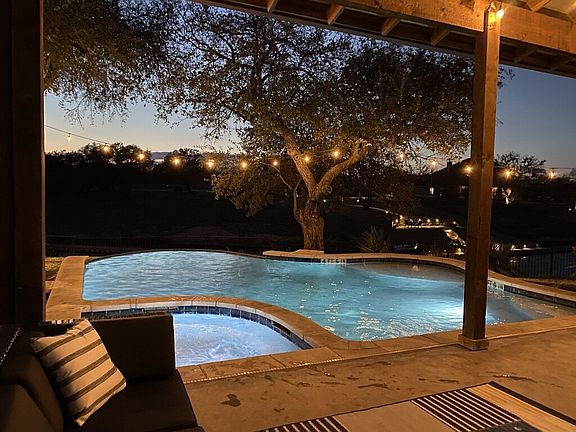 3rd image of 184 Sleepy Oaks Dr