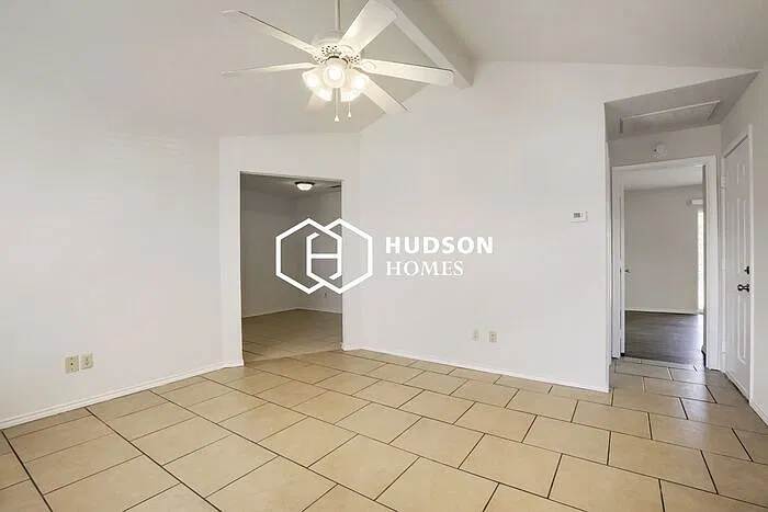 2 bed, 1.0 bath, 850 sqft, $875 — Photo 4