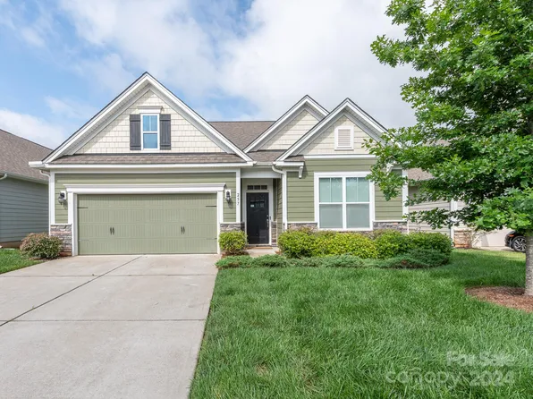 257 Robinwood Ln, Lake Wylie, SC 29710