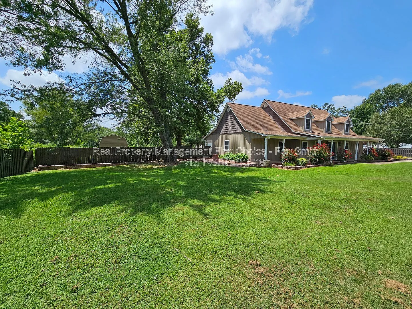 4 bed, 4.0 bath, 2972 sqft, $2,900 — Photo 2