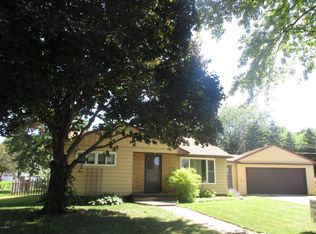 109 Ridge Rd, Morris, MN 56267