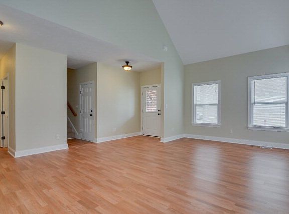 5th image of 2912 Aylesbury Dr