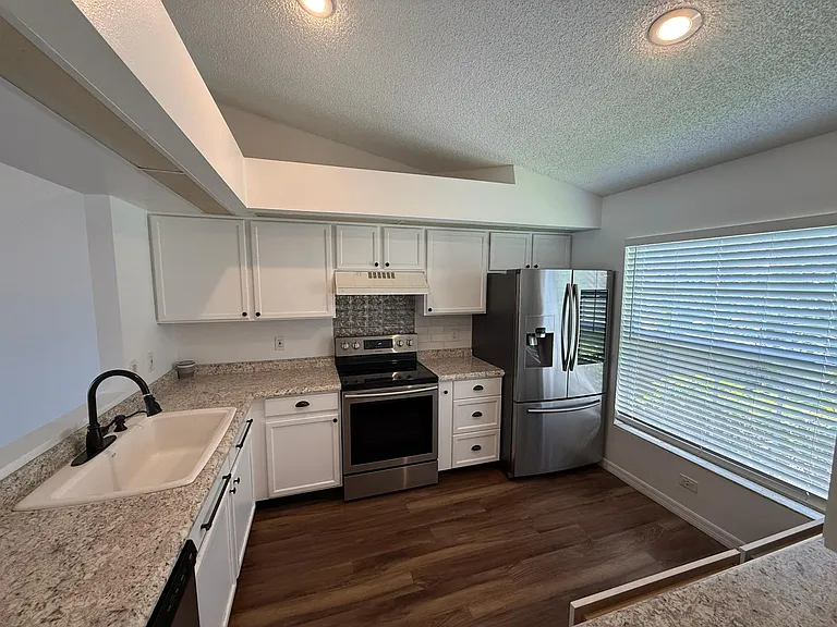 13531 Summerton Dr — Photo 3
