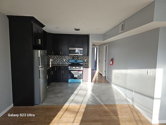 2nd image of 251 Pomona Ave Floor 2