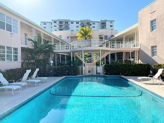 3rd image of 6881 Bay Dr APT 1
