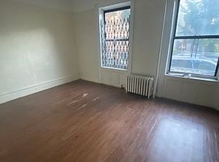 564 E 2nd St APT 1A, Brooklyn, NY 11218
