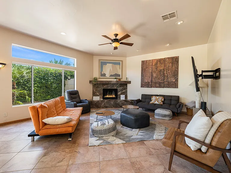 78710 Avenida Naranja — Photo 22