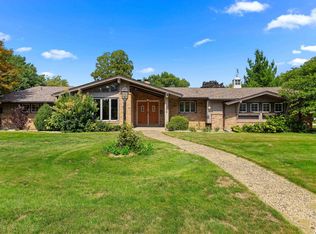 160 Sunset Ct, Morton, IL