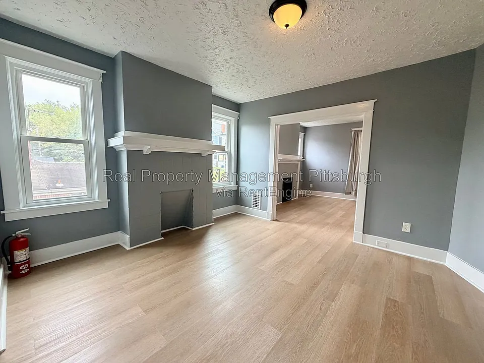 313 W Burgess St #2
