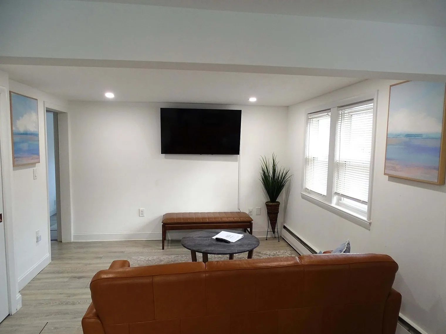 3 bed, 1.0 bath, 1097 sqft, $3,480 — Photo 2