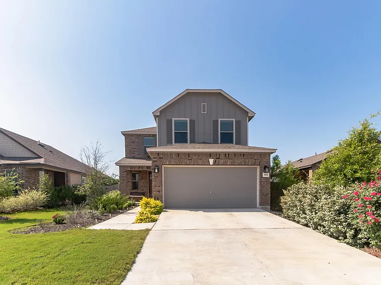 402 Thunder Valley Trl — Photo 1
