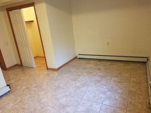 4th image of 839 E 222nd St #1